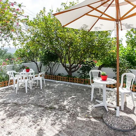 Guest house Orelia Tolo
